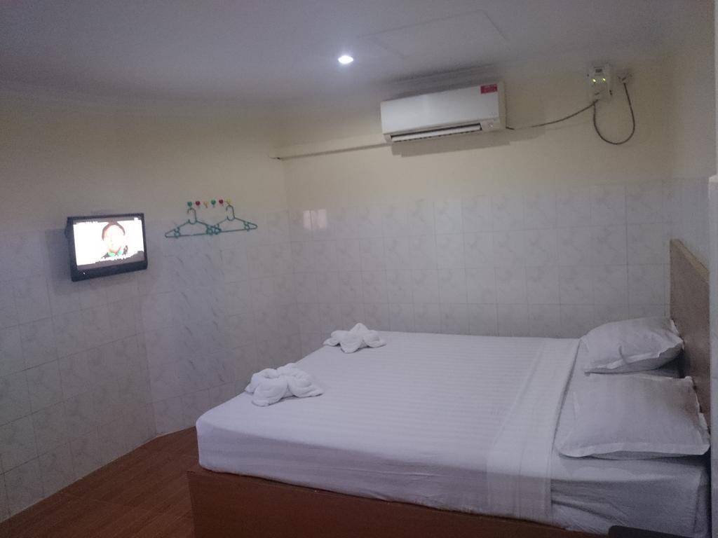 Silver Moon Hotel ヤンゴン エクステリア 写真