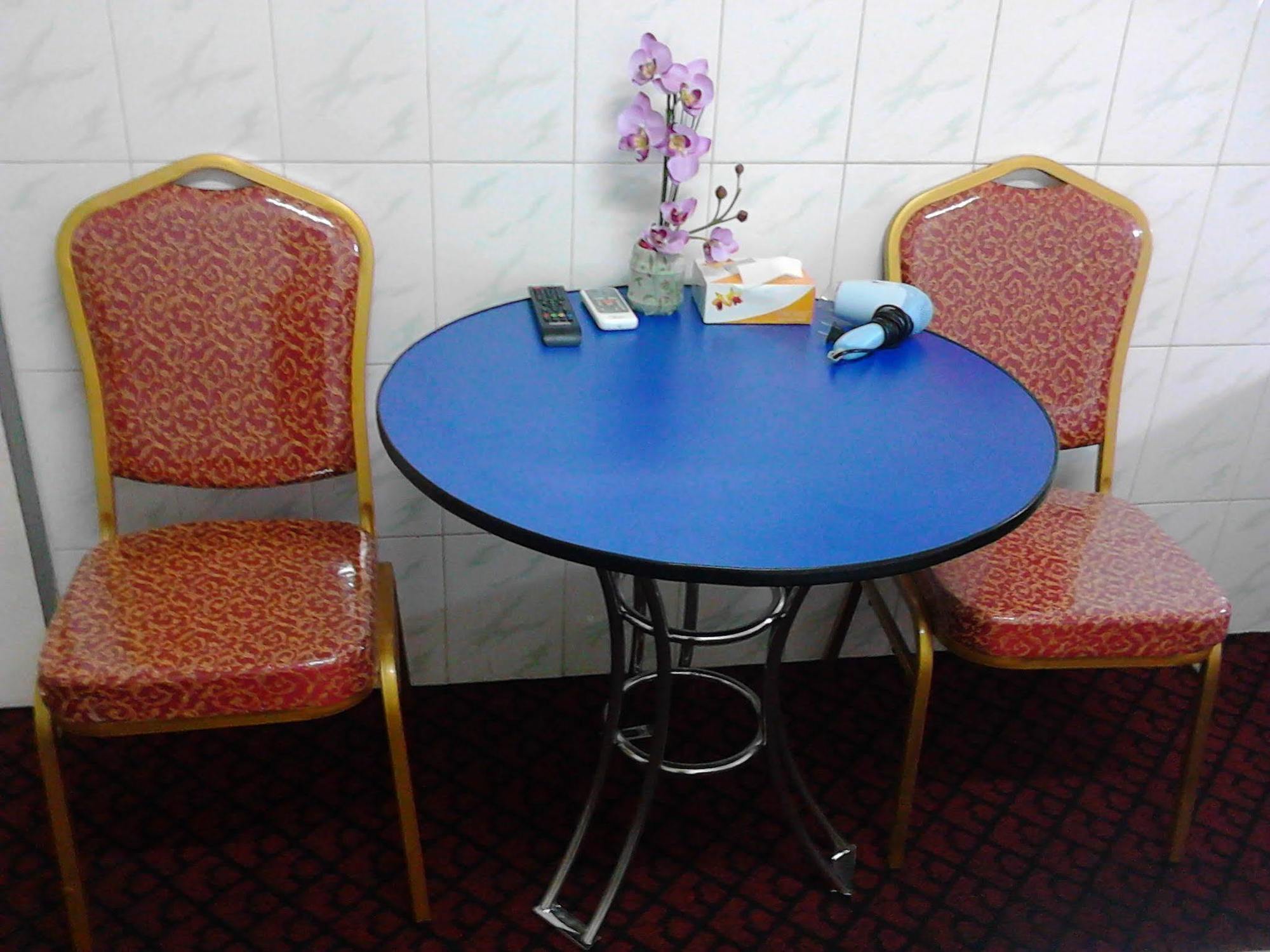 Silver Moon Hotel ヤンゴン エクステリア 写真